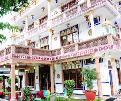 https://imgcld.yatra.com/ytimages/image/upload/t_hotel_yatra_city_desktop/v1432559299/Domestic Hotels/Hotels_Jaipur/Hotel Vimal Heritage/Overview.jpg